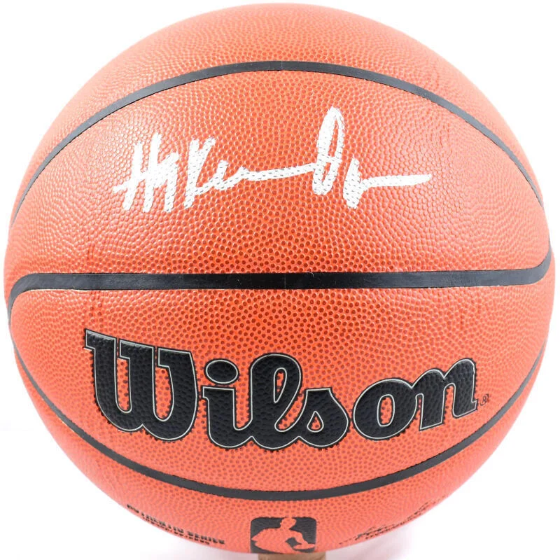 Basketball For Quick Crossovers-Hakeem Olajuwon Autographed Wilson NBA Basketball - Beckett W Hologram *Silver